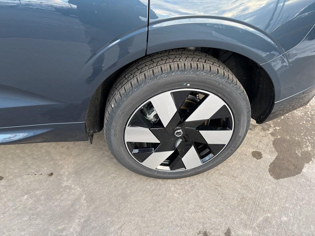 new 2025 Volvo XC60 Plug-In Hybrid car, priced at $50,658