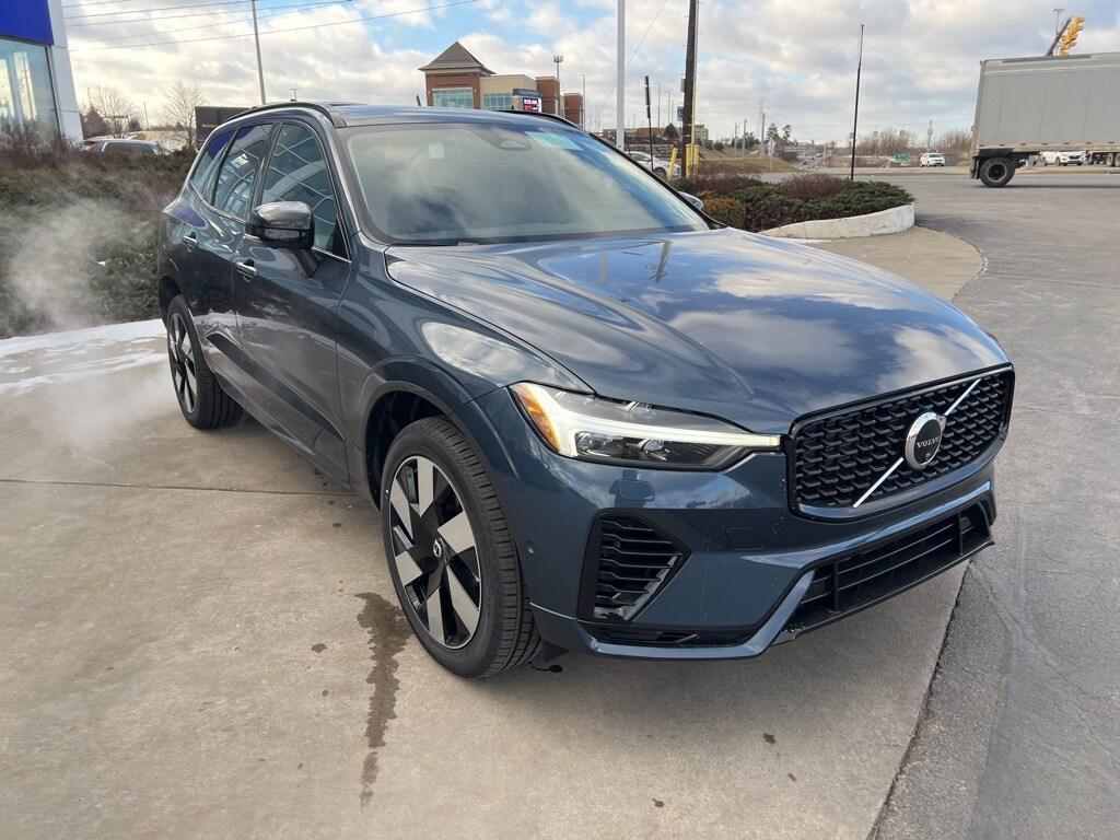 new 2025 Volvo XC60 Plug-In Hybrid car, priced at $50,658