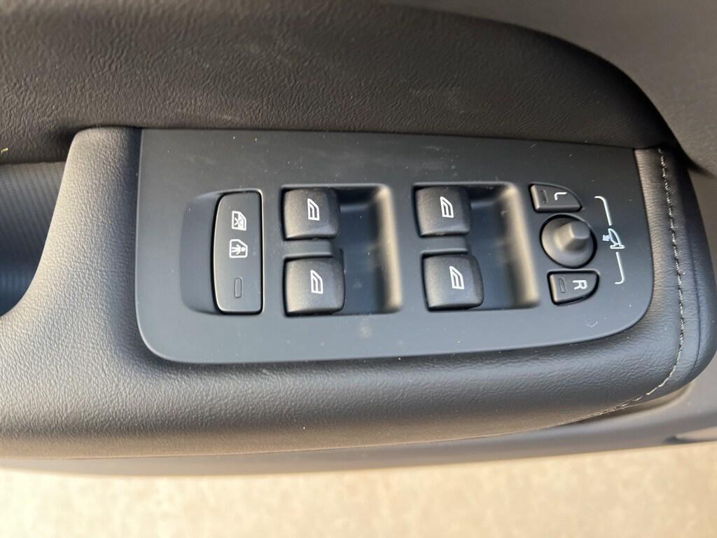 new 2025 Volvo XC60 Plug-In Hybrid car, priced at $50,658