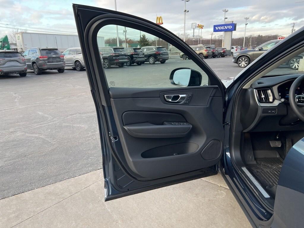 new 2025 Volvo XC60 Plug-In Hybrid car, priced at $50,658