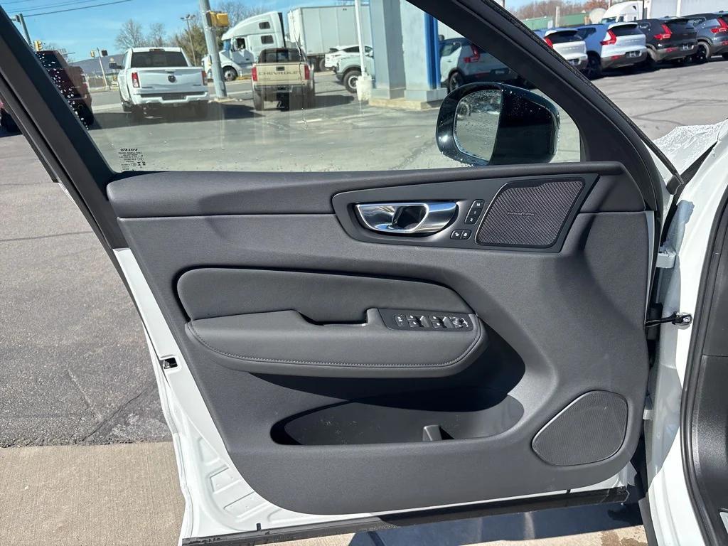 new 2026 Volvo XC60 Plug-In Hybrid car, priced at $70,590