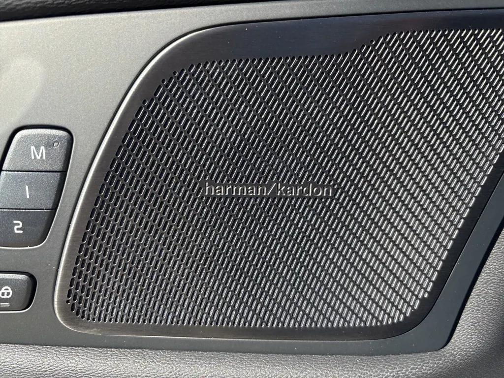 new 2026 Volvo XC60 Plug-In Hybrid car, priced at $70,590