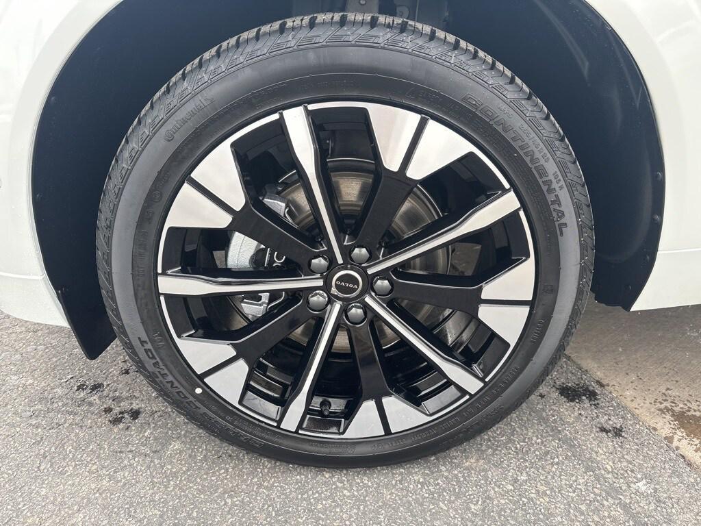 new 2026 Volvo XC60 car, priced at $57,985