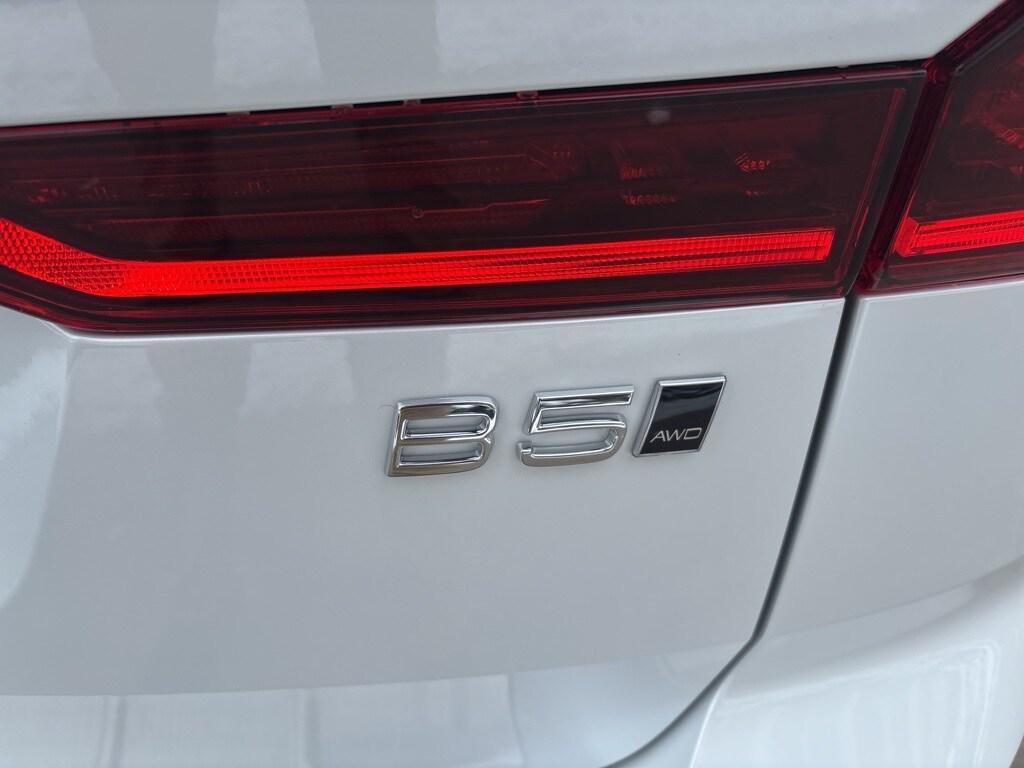 new 2026 Volvo XC60 car, priced at $57,985