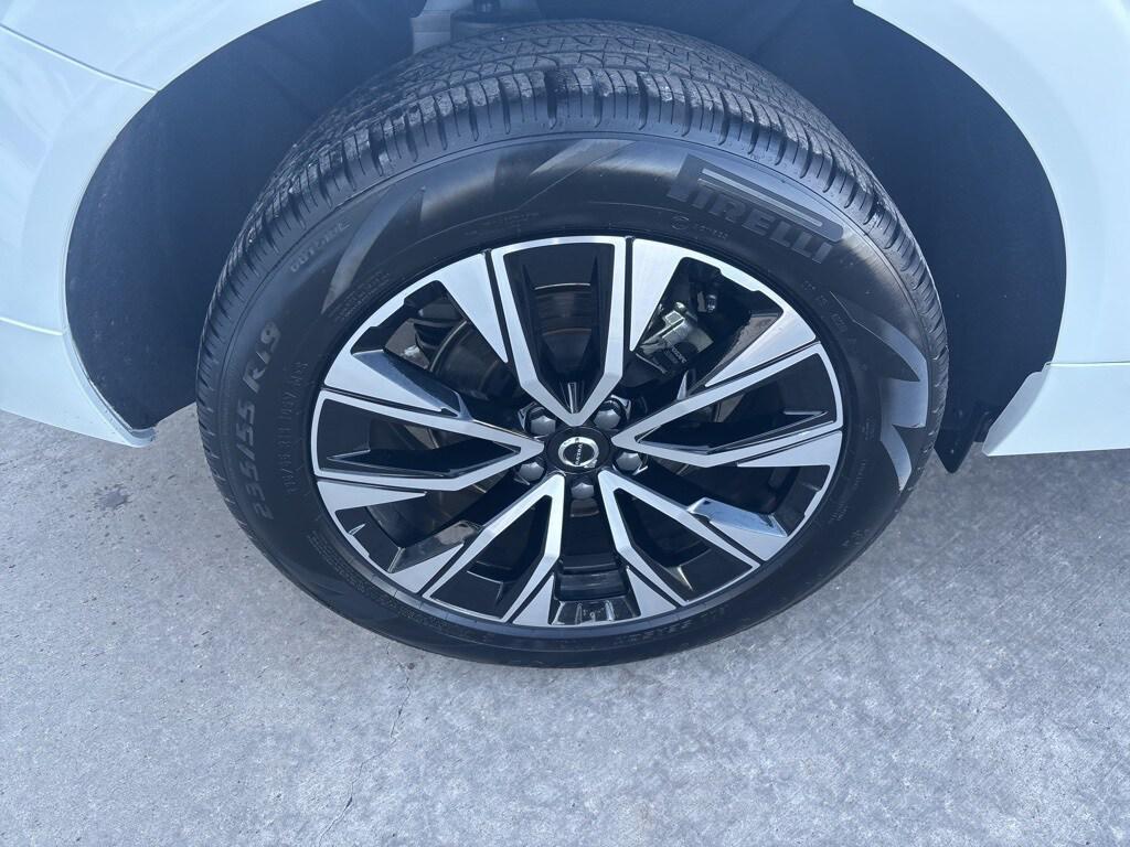 used 2025 Volvo XC60 car, priced at $37,357