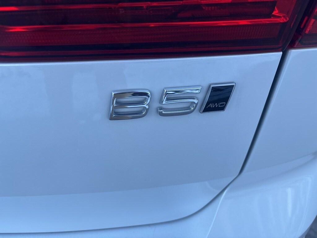 used 2025 Volvo XC60 car, priced at $37,357