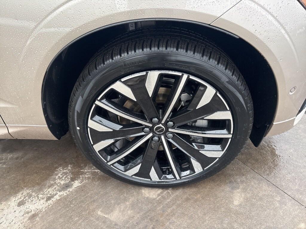 new 2026 Volvo XC60 Plug-In Hybrid car, priced at $75,355