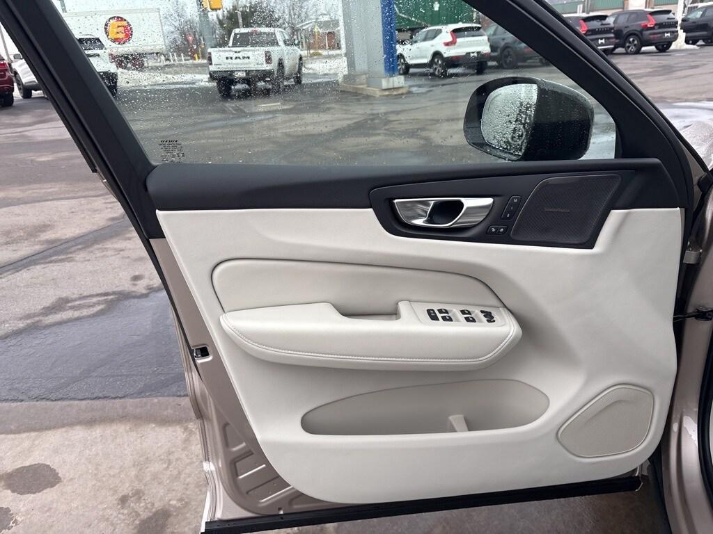 new 2026 Volvo XC60 Plug-In Hybrid car, priced at $75,355