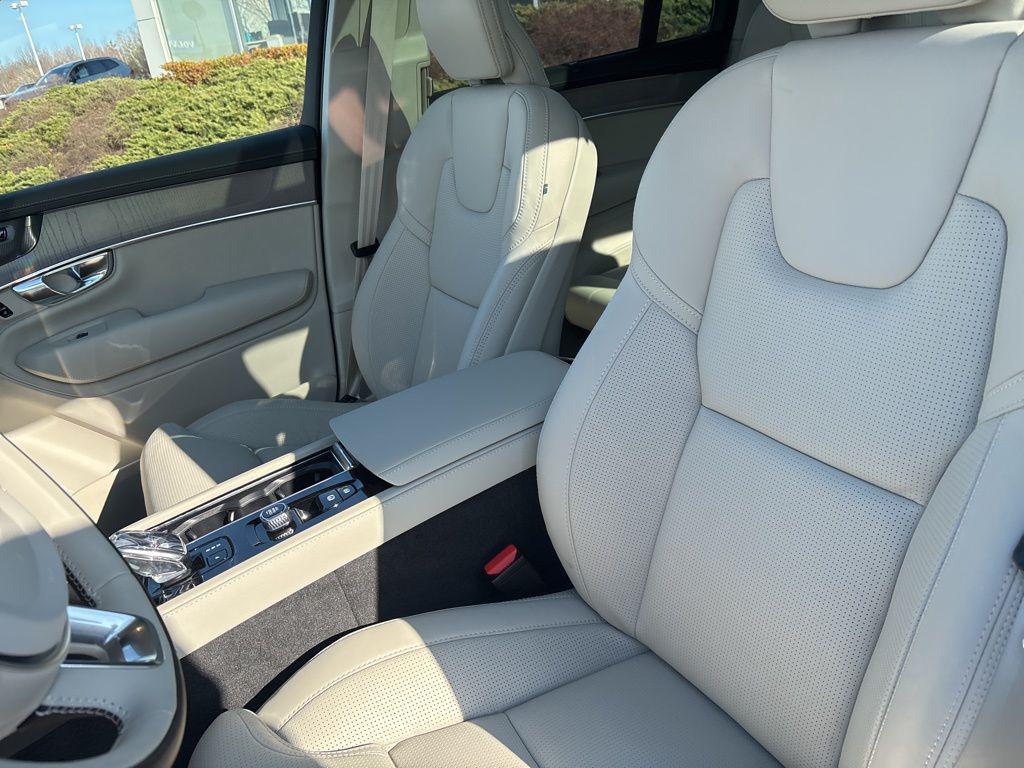 new 2026 Volvo XC90 Plug-In Hybrid car, priced at $86,245