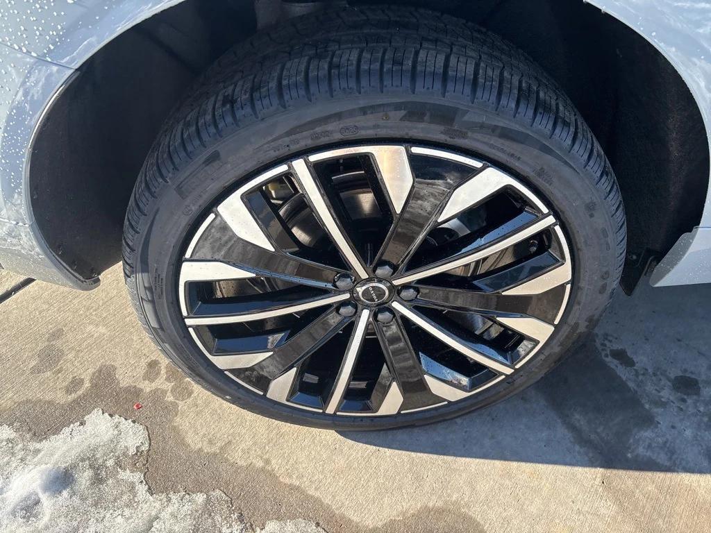 new 2026 Volvo XC60 Plug-In Hybrid car, priced at $75,235