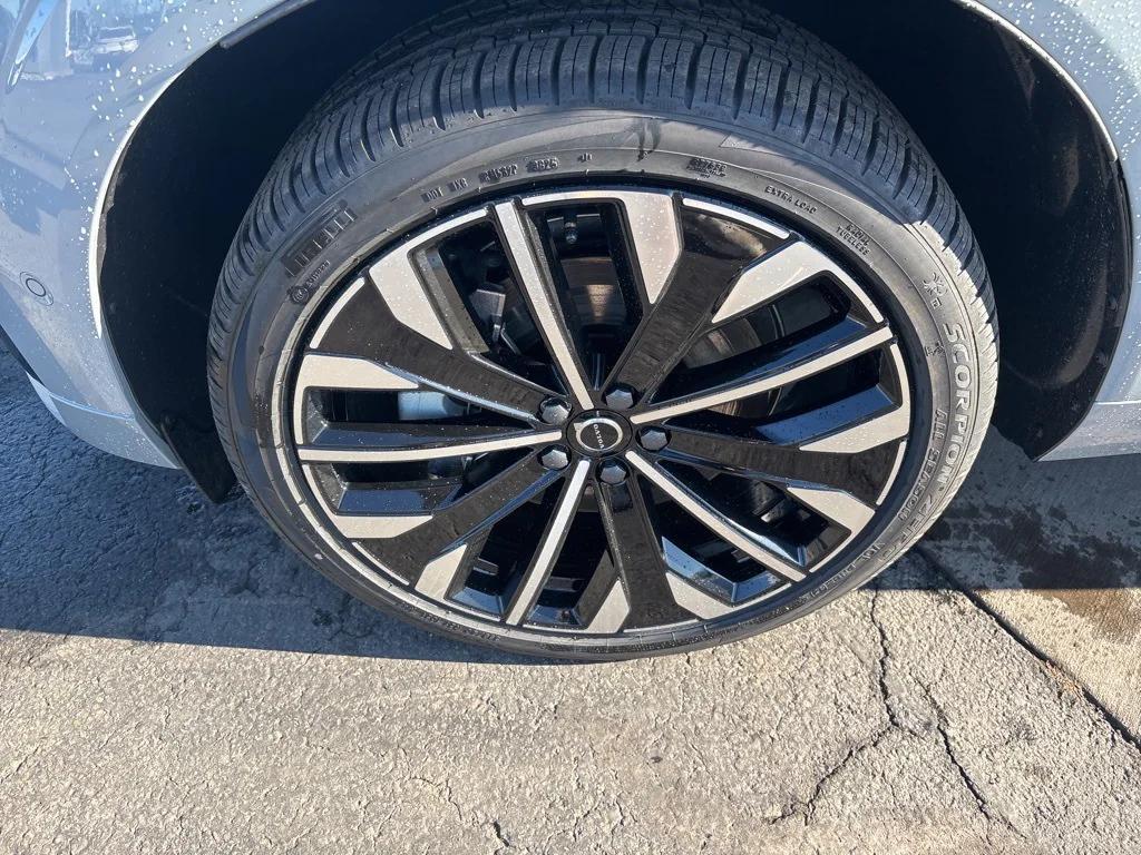 new 2026 Volvo XC60 Plug-In Hybrid car, priced at $75,235