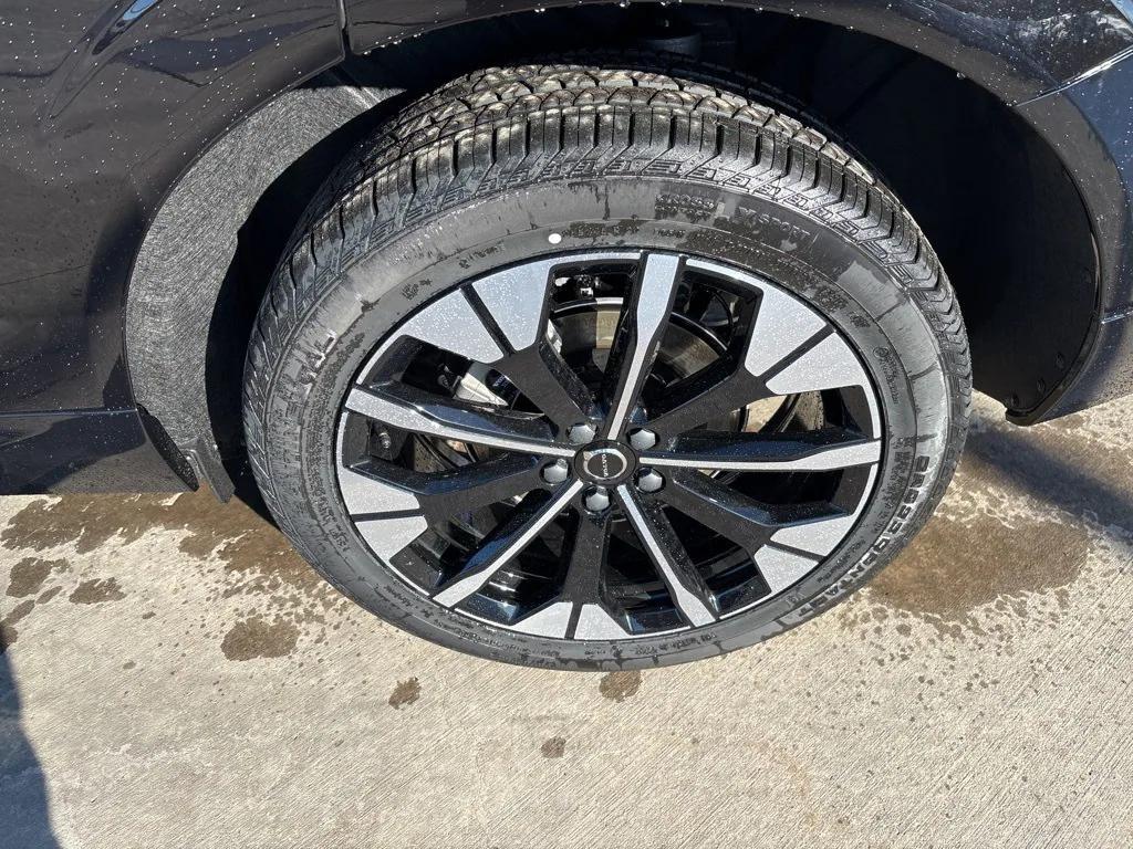 new 2026 Volvo XC60 car, priced at $58,105