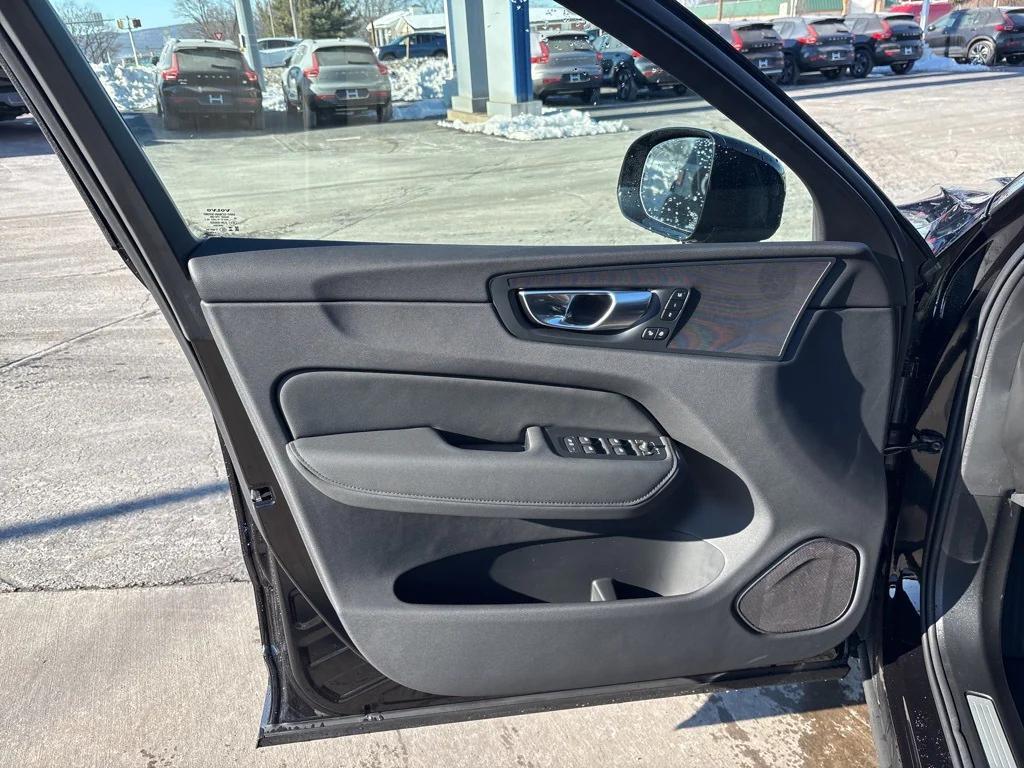 new 2026 Volvo XC60 car, priced at $58,105