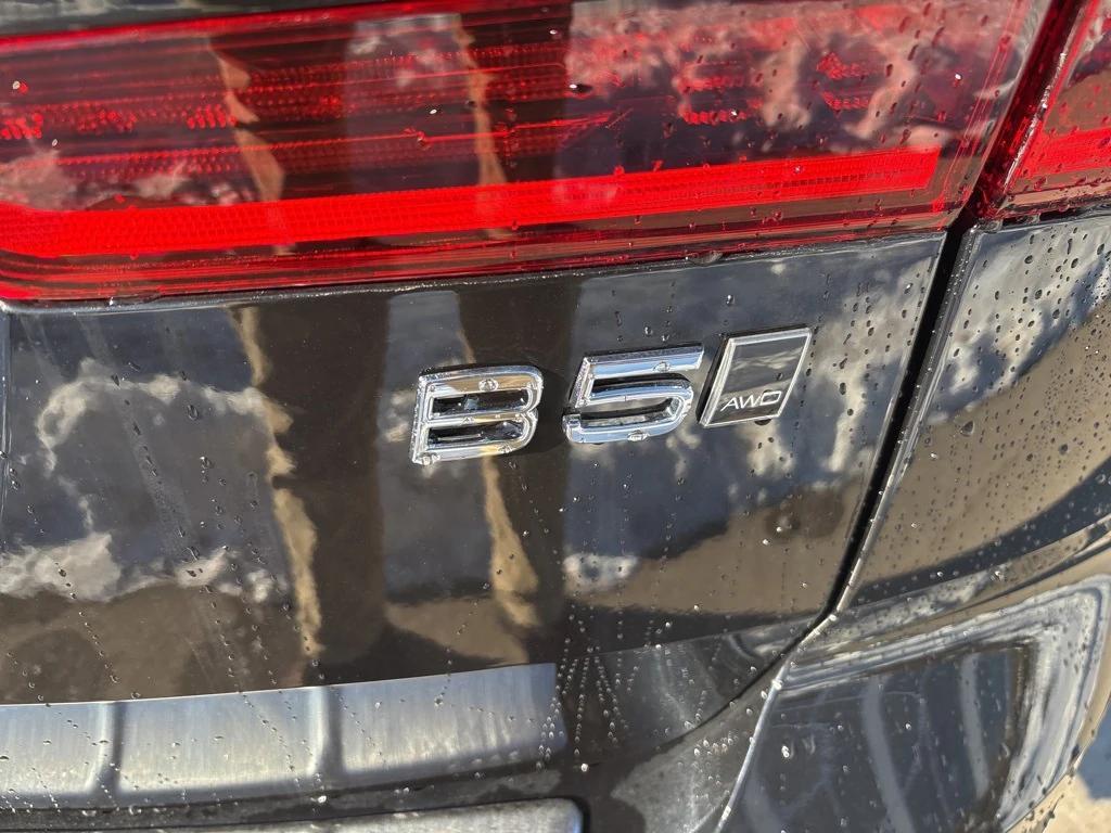 new 2026 Volvo XC60 car, priced at $58,105