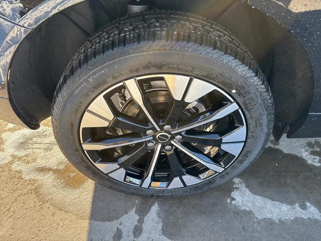 new 2026 Volvo XC60 car, priced at $58,105