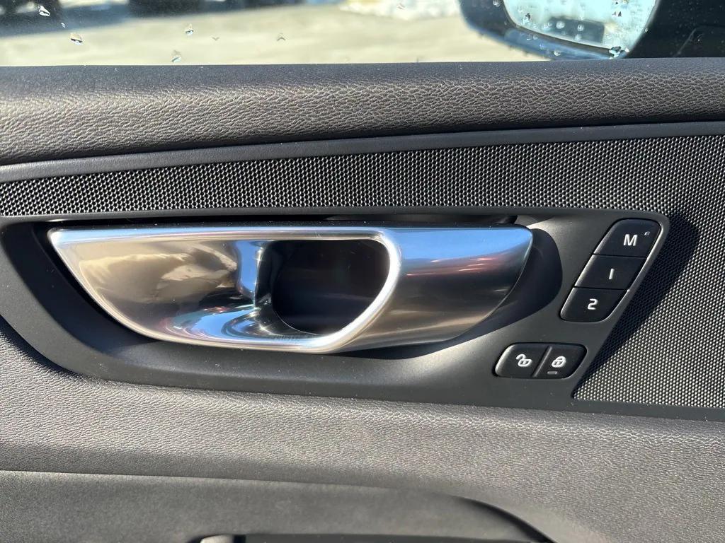 new 2026 Volvo XC60 car, priced at $58,105