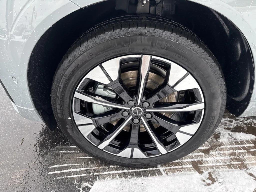 new 2026 Volvo XC60 Plug-In Hybrid car, priced at $69,285