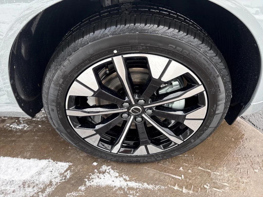 new 2026 Volvo XC60 Plug-In Hybrid car, priced at $69,285