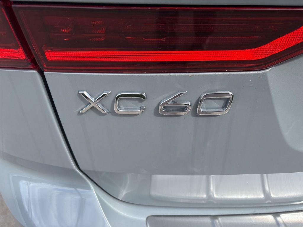 new 2026 Volvo XC60 Plug-In Hybrid car, priced at $69,285