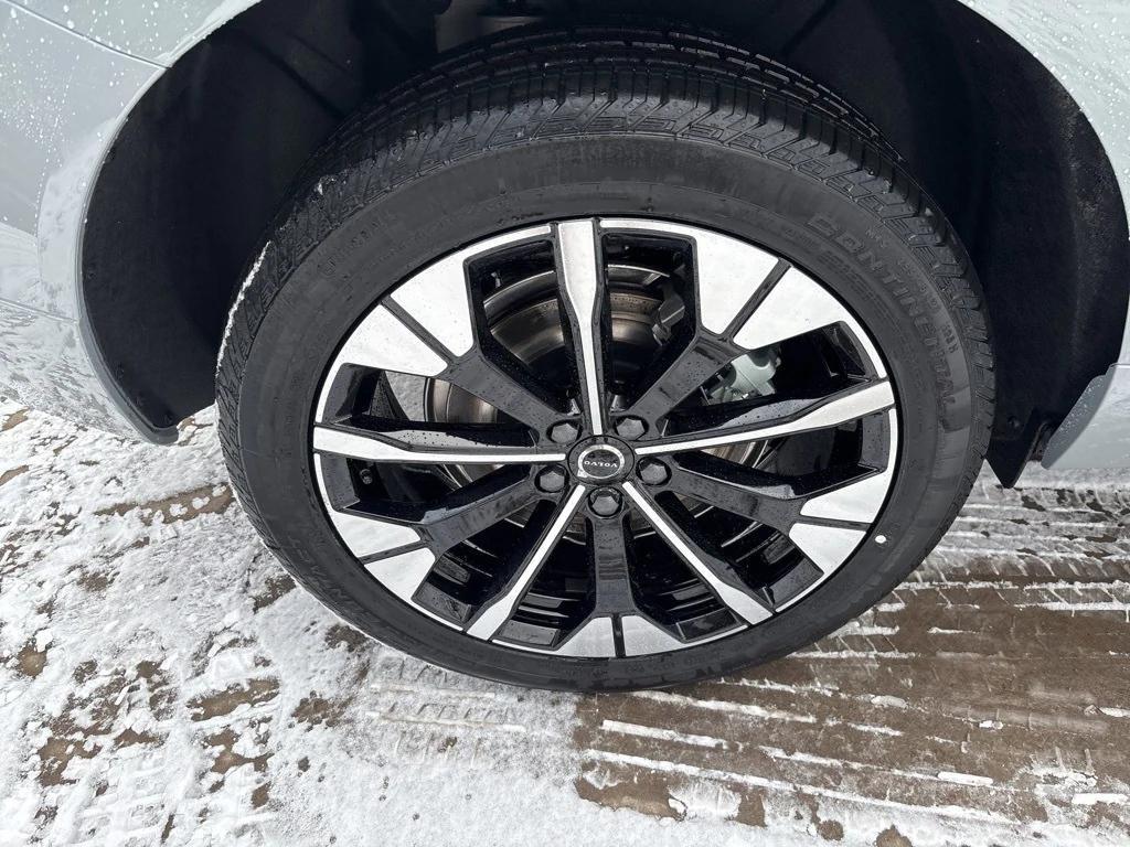 new 2026 Volvo XC60 Plug-In Hybrid car, priced at $69,285