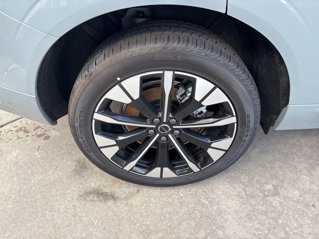 new 2026 Volvo XC60 Plug-In Hybrid car, priced at $69,285