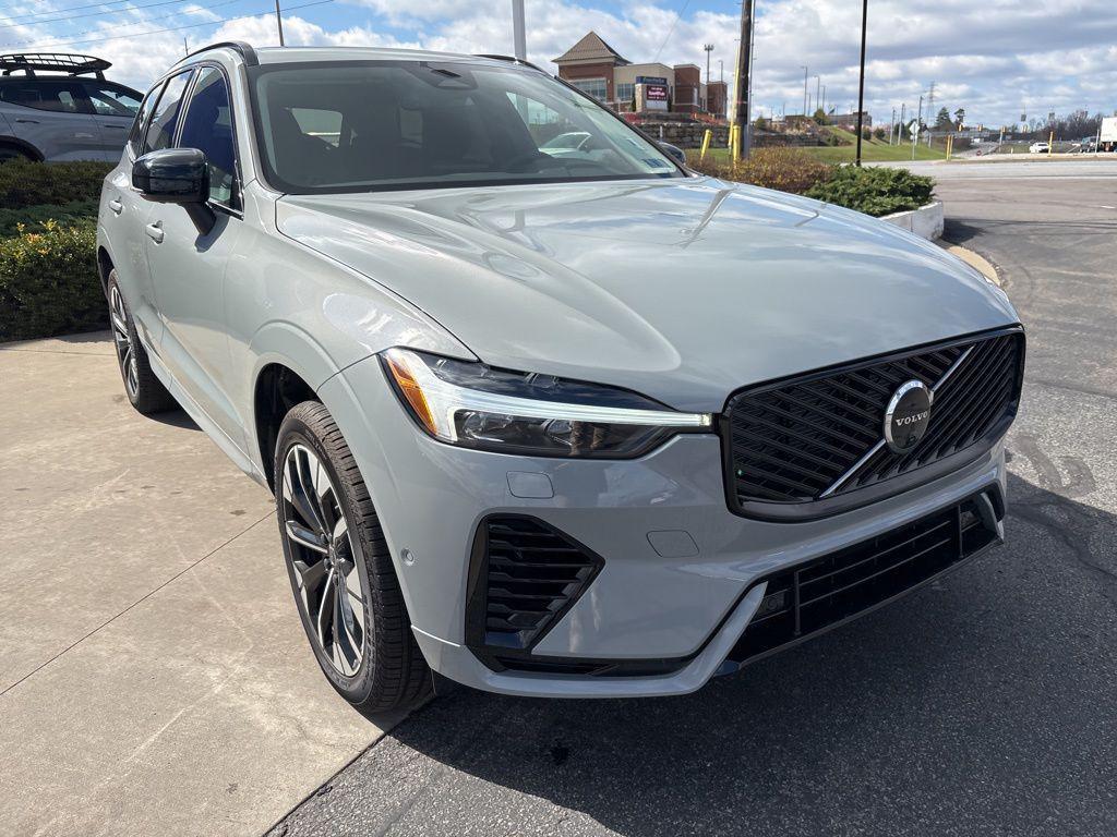 new 2026 Volvo XC60 Plug-In Hybrid car, priced at $69,285