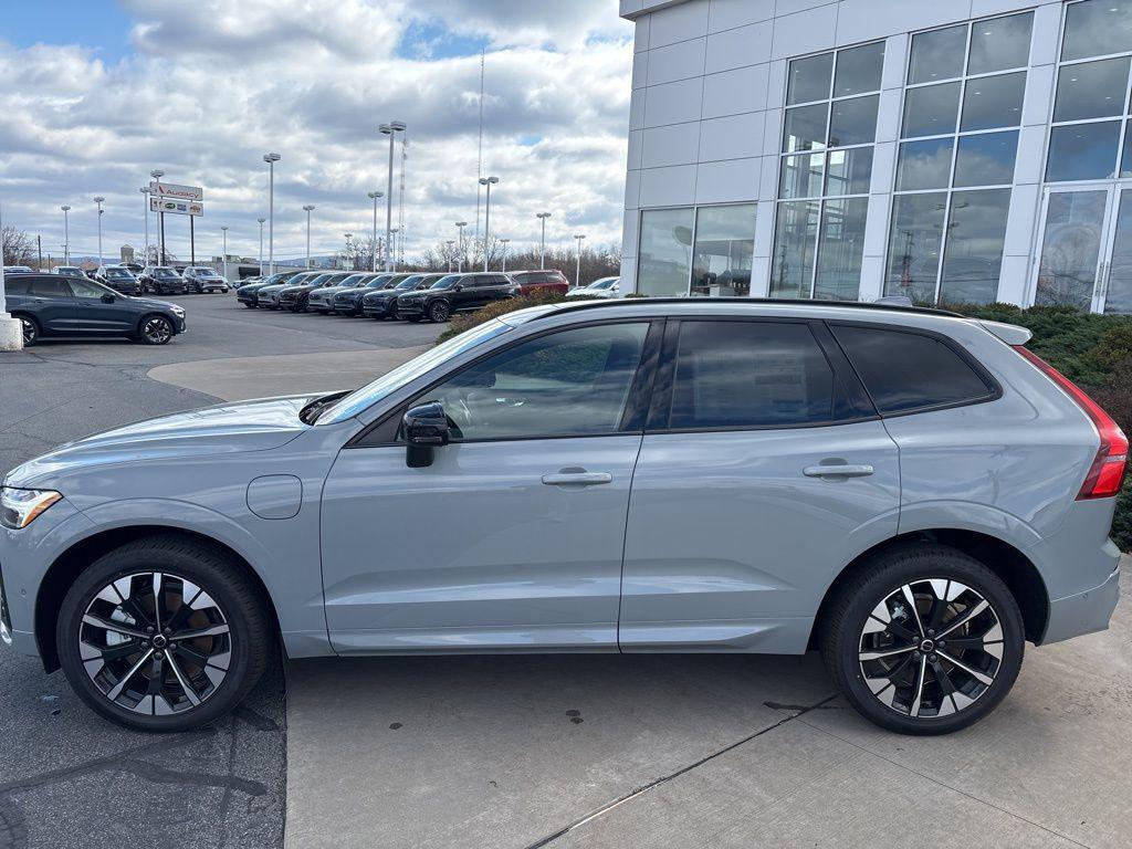 new 2026 Volvo XC60 Plug-In Hybrid car, priced at $69,285
