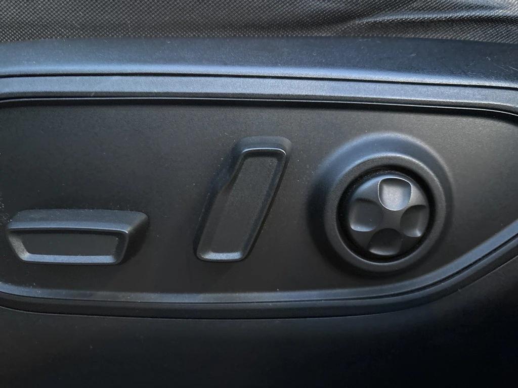 used 2023 Jeep Grand Cherokee L car, priced at $25,995