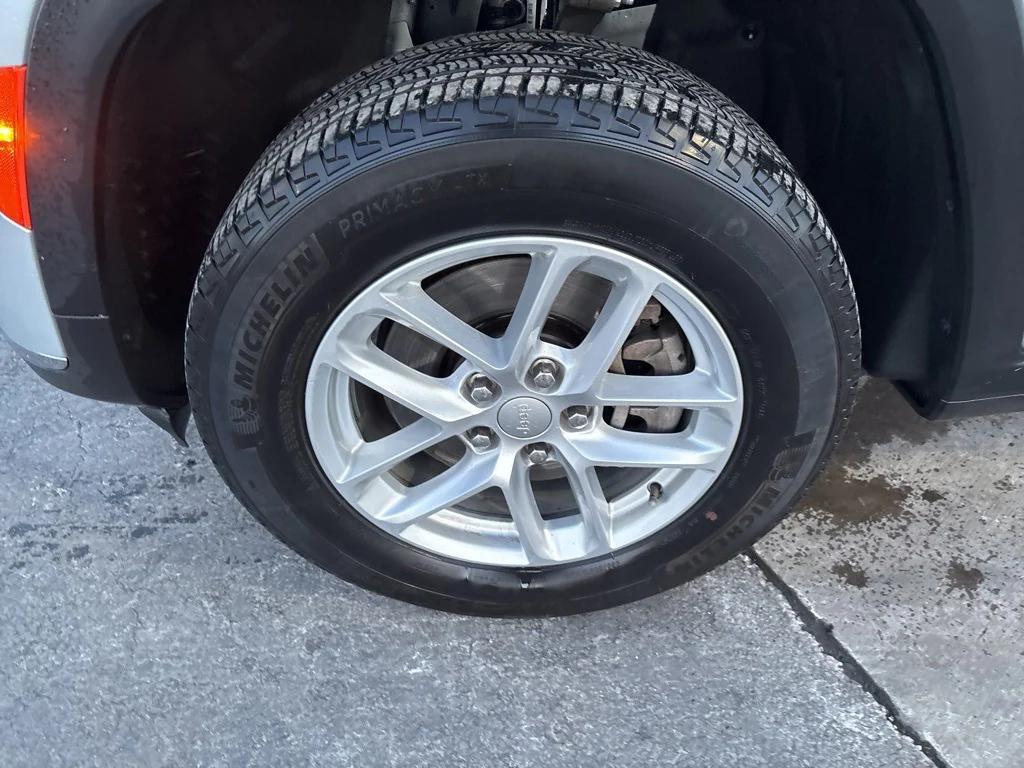 used 2023 Jeep Grand Cherokee L car, priced at $25,995