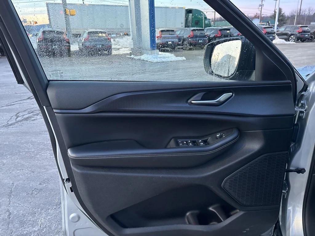 used 2023 Jeep Grand Cherokee L car, priced at $25,995