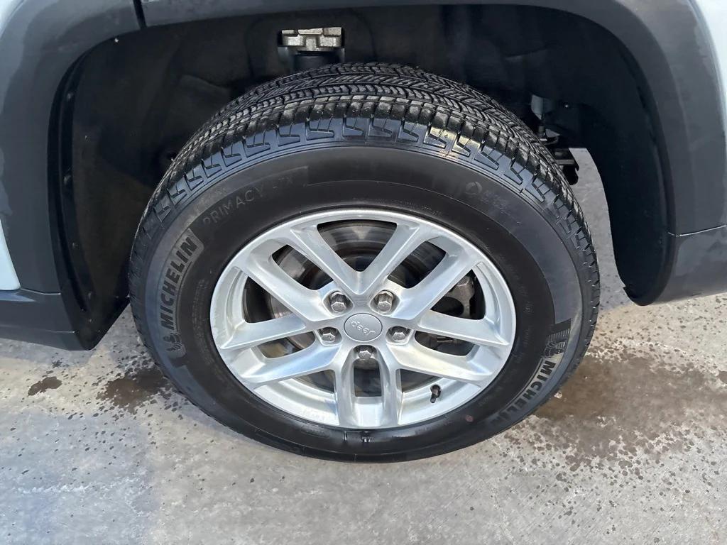 used 2023 Jeep Grand Cherokee L car, priced at $25,995