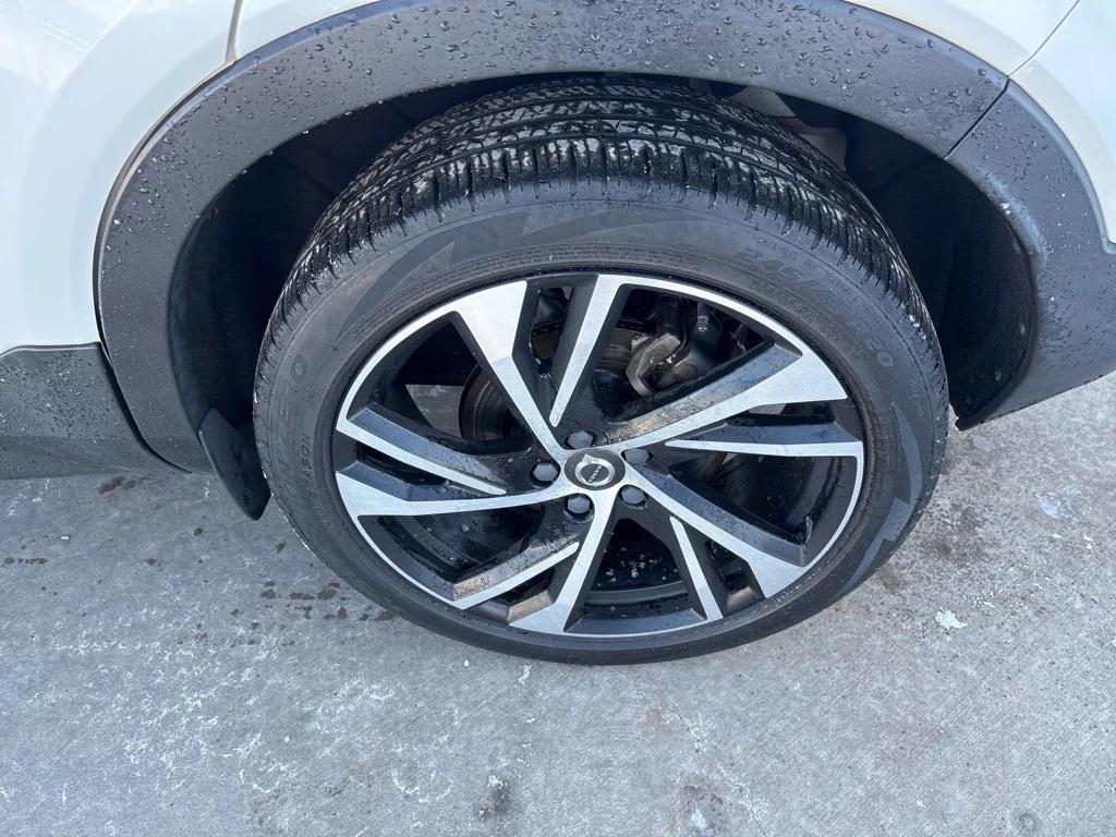 used 2021 Volvo XC40 car, priced at $23,238