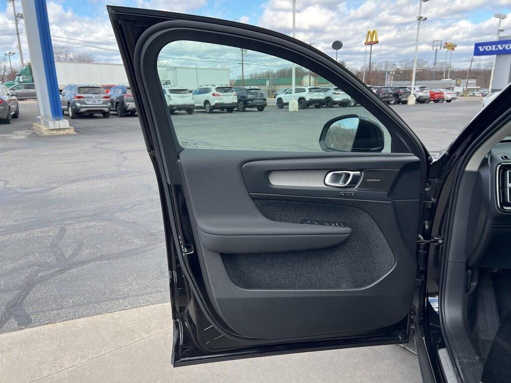 new 2025 Volvo XC40 car, priced at $49,235