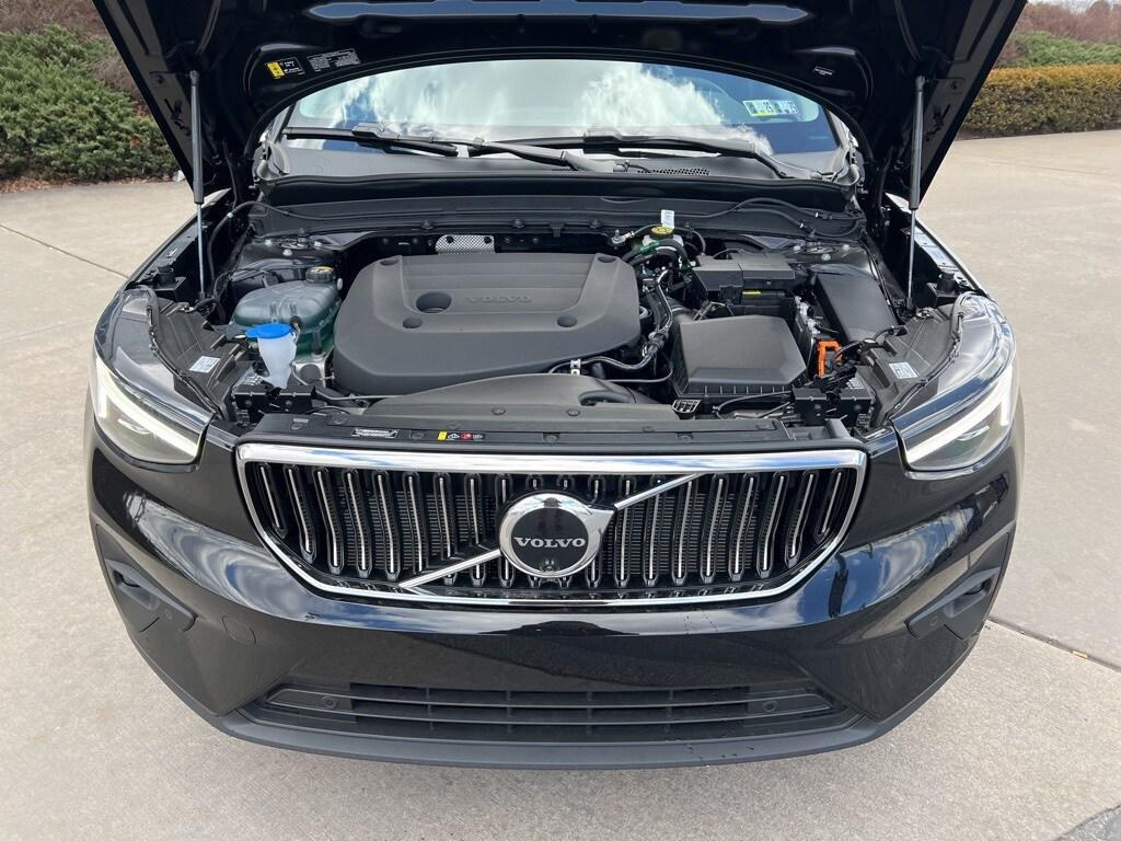 new 2025 Volvo XC40 car, priced at $49,235