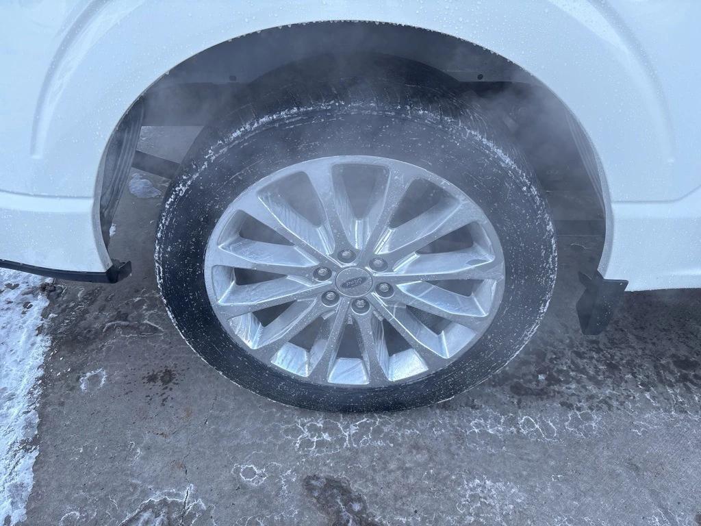 used 2022 Ford F-150 car, priced at $40,995