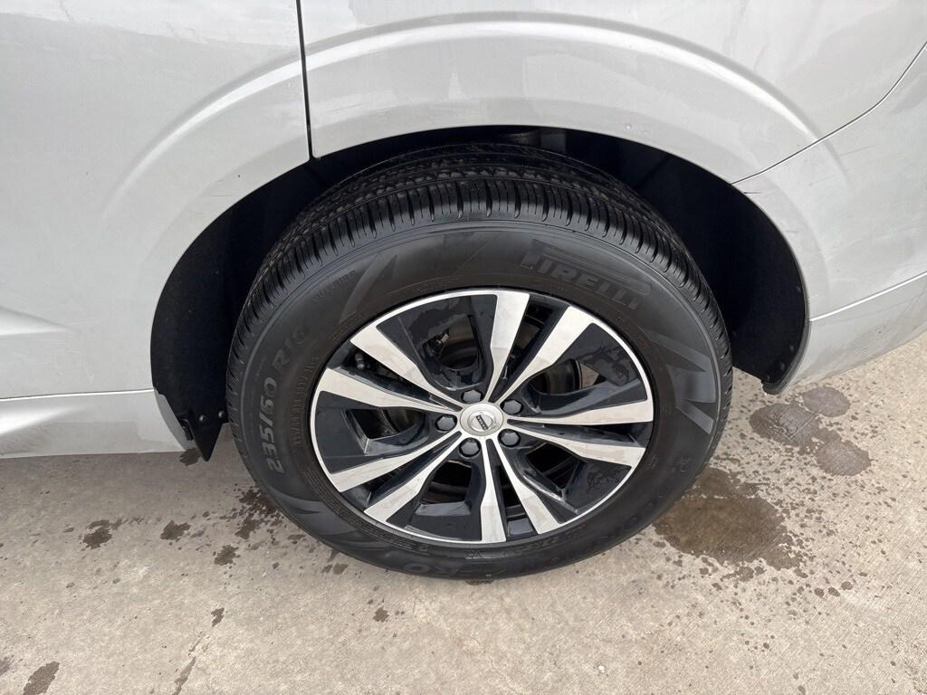 used 2023 Volvo XC60 car, priced at $31,995