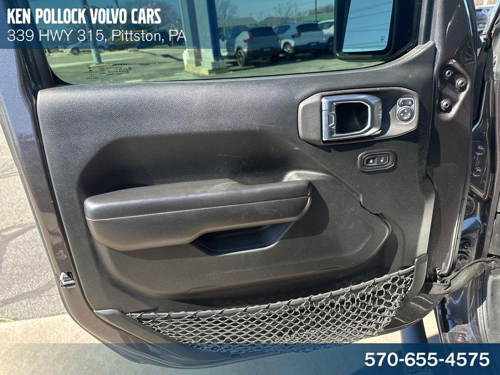 used 2021 Jeep Wrangler Unlimited car, priced at $25,676