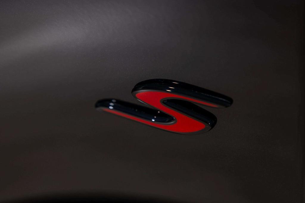 new 2026 Aston Martin Vantage car, priced at $251,300