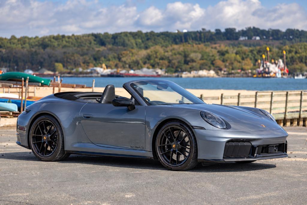 Porsche 911 view 3