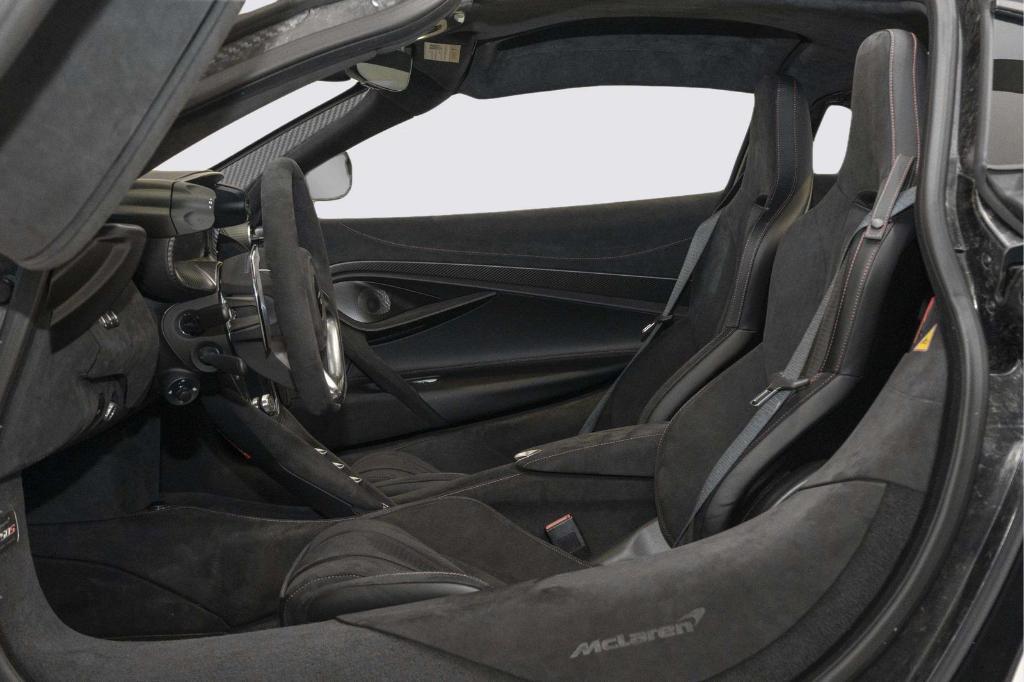 new 2027 McLaren 750S car, priced at $432,590