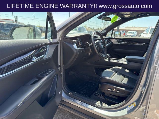 used 2025 Cadillac XT6 car, priced at $44,368