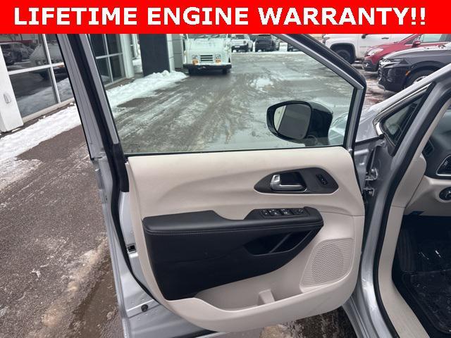 used 2024 Chrysler Pacifica car, priced at $28,470