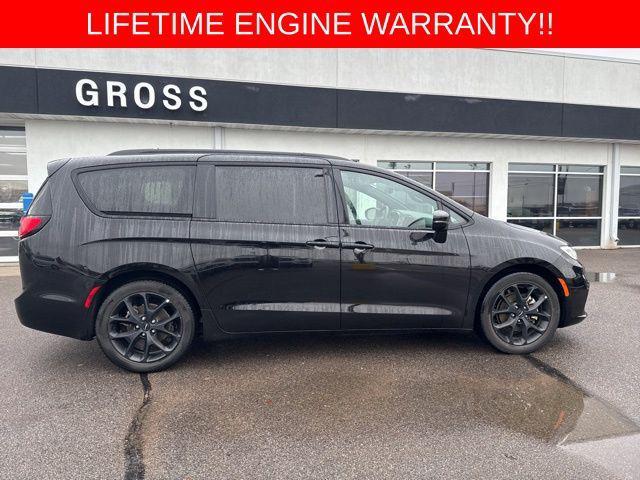 used 2025 Chrysler Pacifica car, priced at $33,970