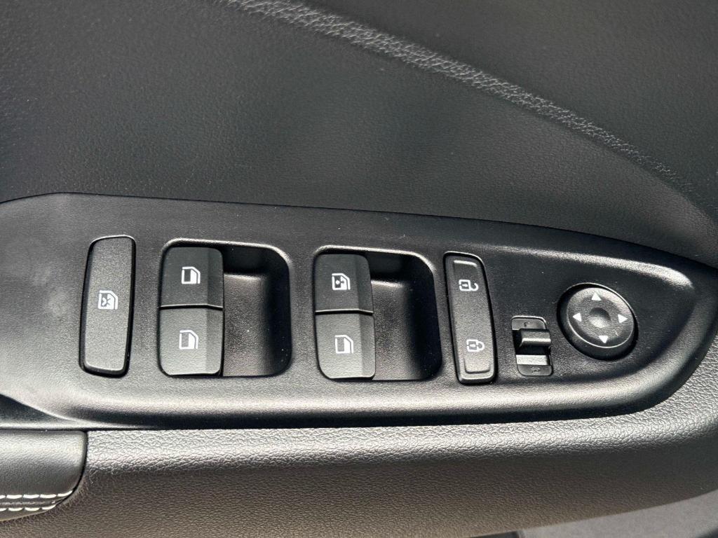 used 2025 Hyundai Venue car, priced at $21,595