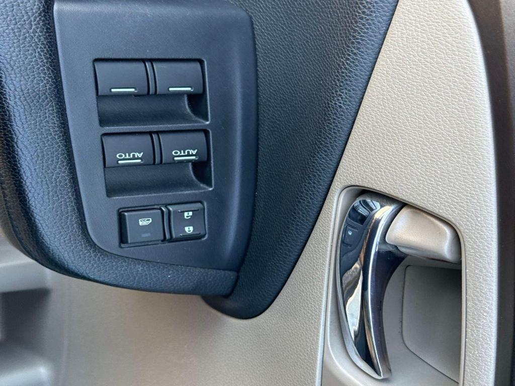 used 2018 Honda Pilot car, priced at $19,595