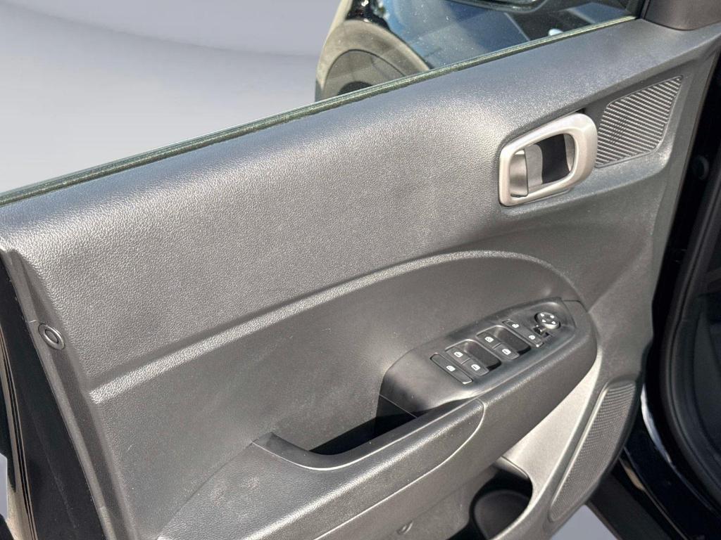 used 2025 Hyundai Venue car, priced at $20,495