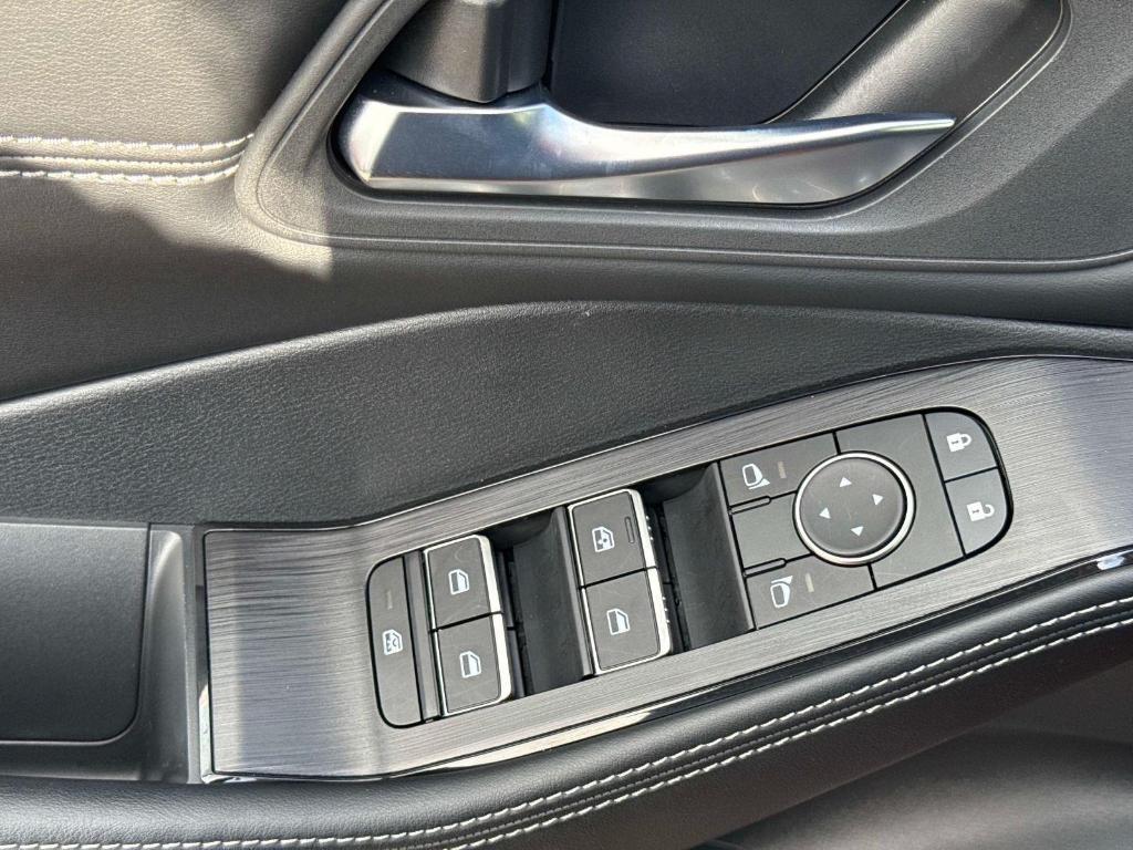 used 2025 Nissan Rogue car, priced at $28,995