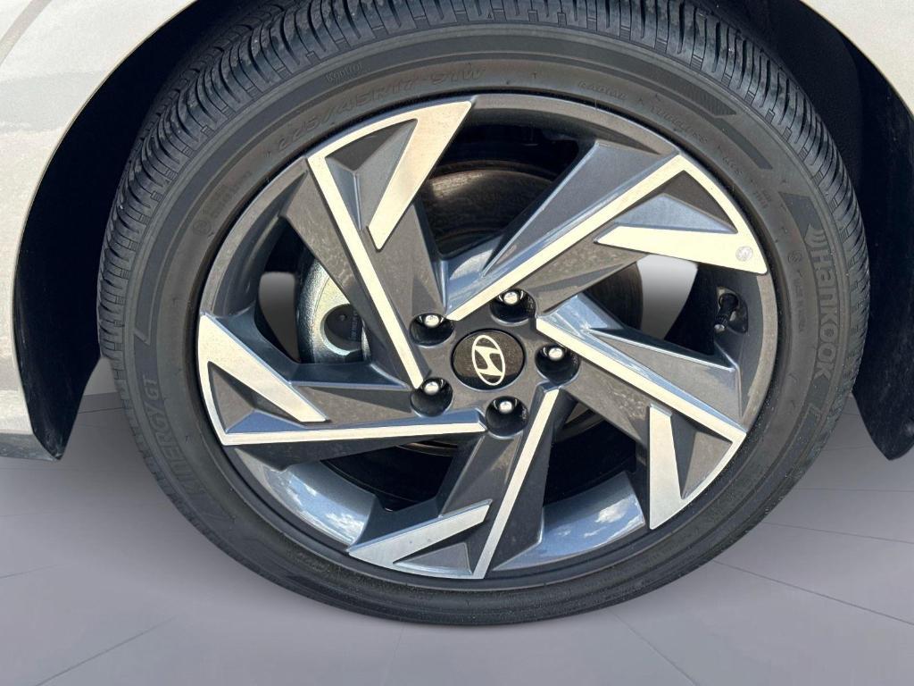 used 2025 Hyundai Elantra car, priced at $21,995