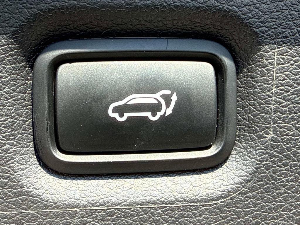 used 2022 Hyundai Santa Fe car, priced at $19,595