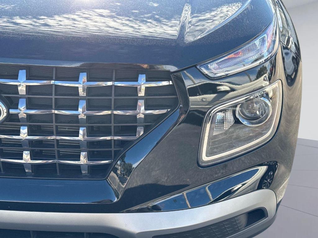 used 2025 Hyundai Venue car, priced at $19,995